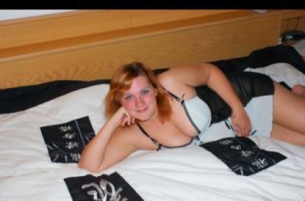 Profil von: hotmeli86 - LiveSearch-Tags: chat chatten, rasirtmuschibilder